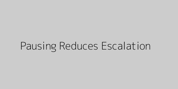 Bar chart showing that most arguments escalate due to immediate replies, while pausing reduces escalation and regret.