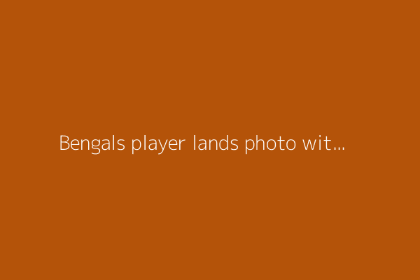 Bengals player lands photo with Taylor Swift at TE University